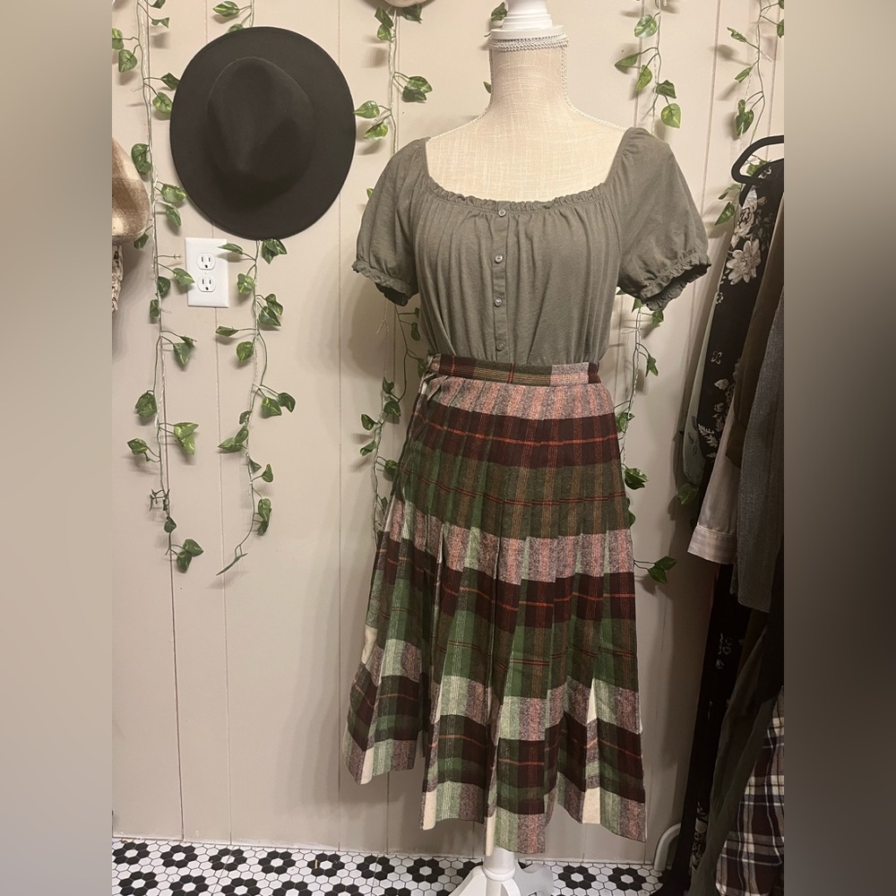 True vintage green and burgundy plaid reversible 1950’s wool skirt